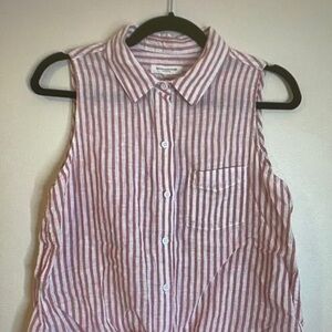 beachlunchlounge Sleeveless Button-Down Shirt in White and Red Stripe